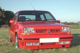 Renault 5 GT Turbo from in front