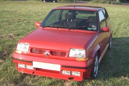 Renault 5 GT Turbo from a skew