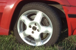 Renault 5 GT Turbo new wheel