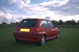 Renault 5 GT Turbo from behind