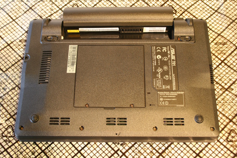 Computers/EeePC/701/EeePC701_dismantle_01.jpg