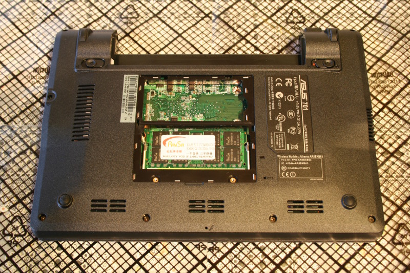 Computers/EeePC/701/EeePC701_dismantle_02.jpg